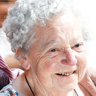 Huguette DERBAUDRENDHIEN