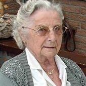Leonia VAN DEN BERGH