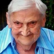 Théresia Vanholsaet